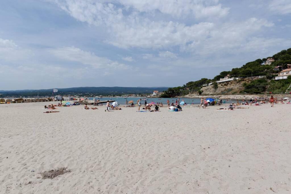 Appartement ST-CYR - Studio avec balcon, vue mer et proche plage à Saint-Cyr-sur-Mer Extérieur photo