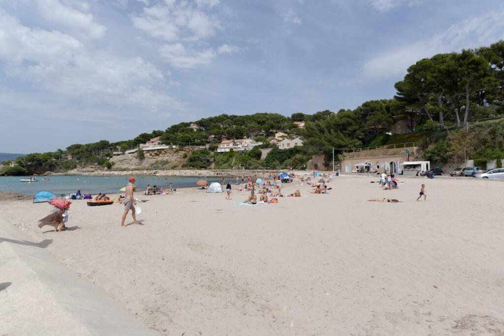 Appartement ST-CYR - Studio avec balcon, vue mer et proche plage à Saint-Cyr-sur-Mer Extérieur photo